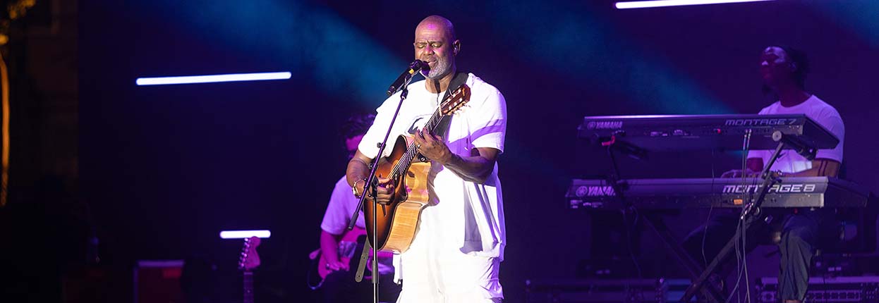 Brian McKnight with Guitar